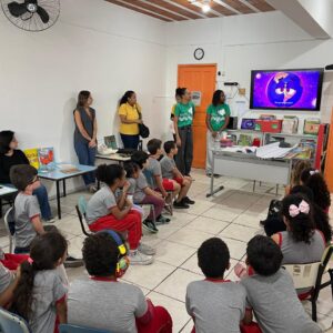 Obras no Bairro Industrial são acompanhadas de oficinas de conscientização ambiental para crianças